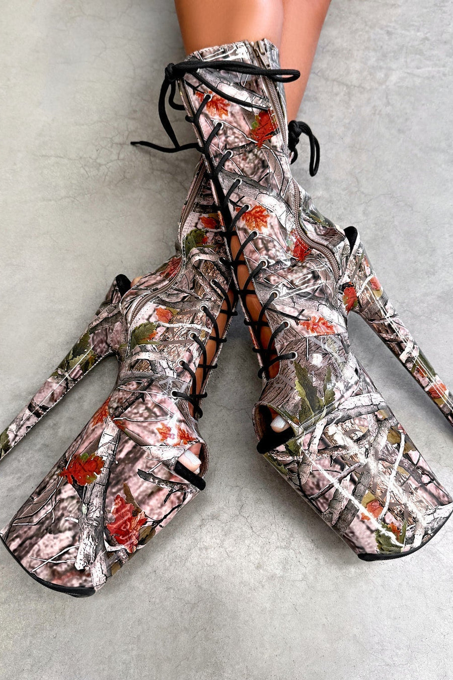 Manhunt - OHOT Boot - 9INCH - LIMITED ED.