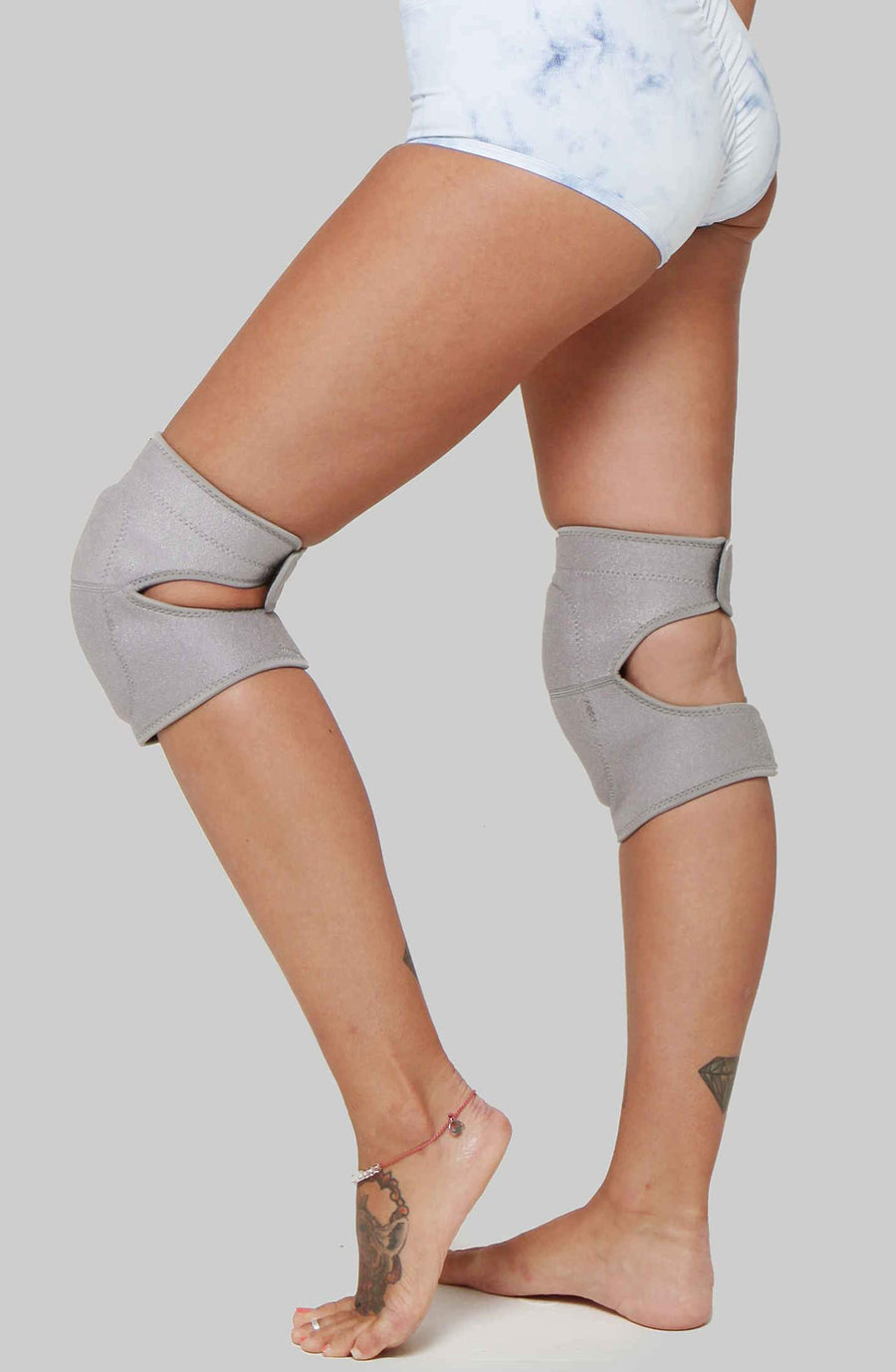 Velcro Knee pads: Grey Wolf Knee Pads